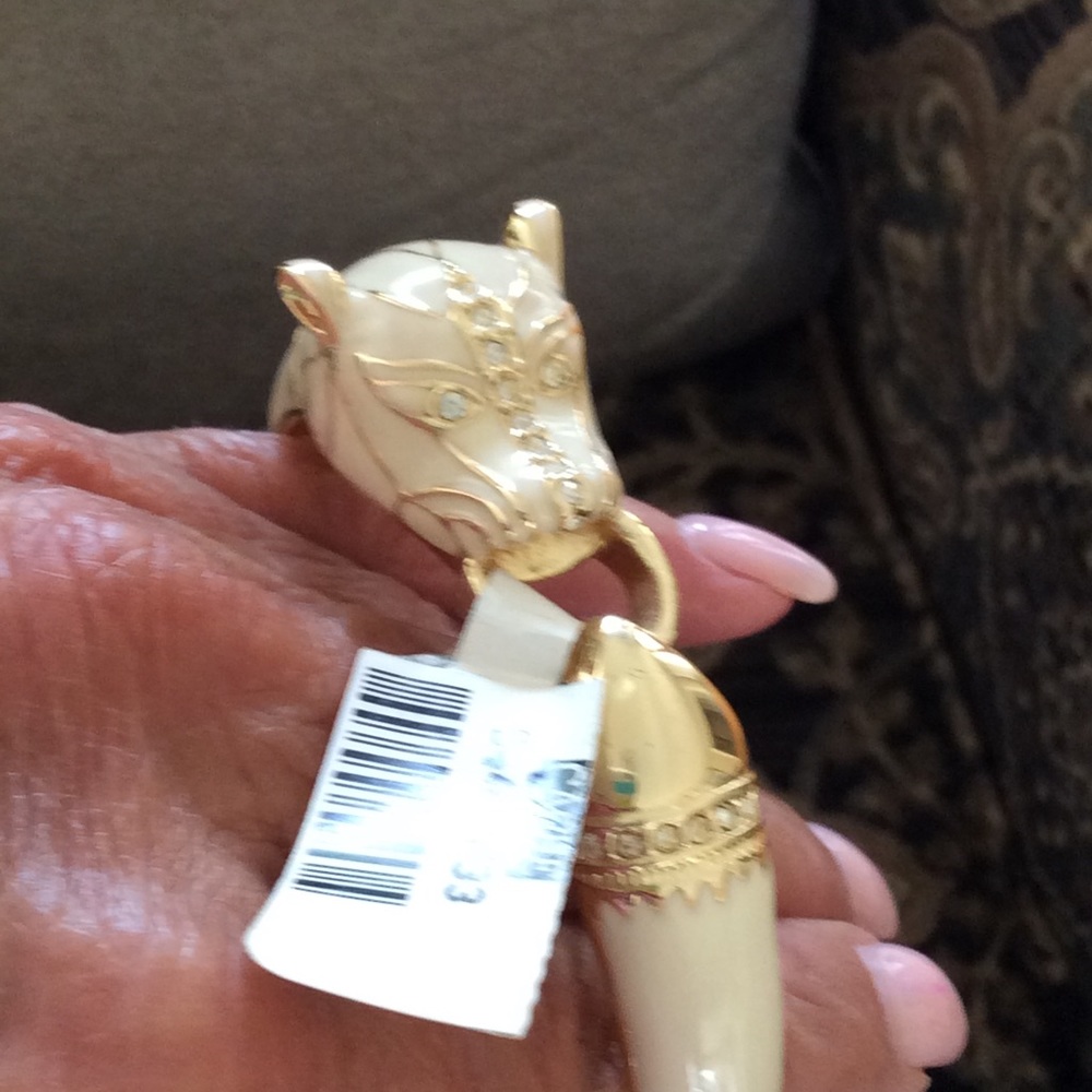 CACHE CREAM AND GOLD ANIMAL BRACELET 🐆 NWT!!!